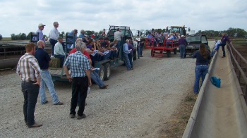 large group meeting for feedlot field day