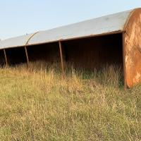 Winter protection for livestock, made of an oil tank